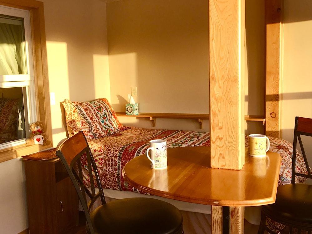 Halcyon Heights Bed & Breakfast/Inn