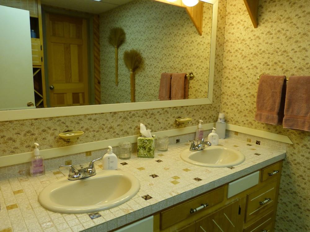 Halcyon Heights Bed & Breakfast/Inn