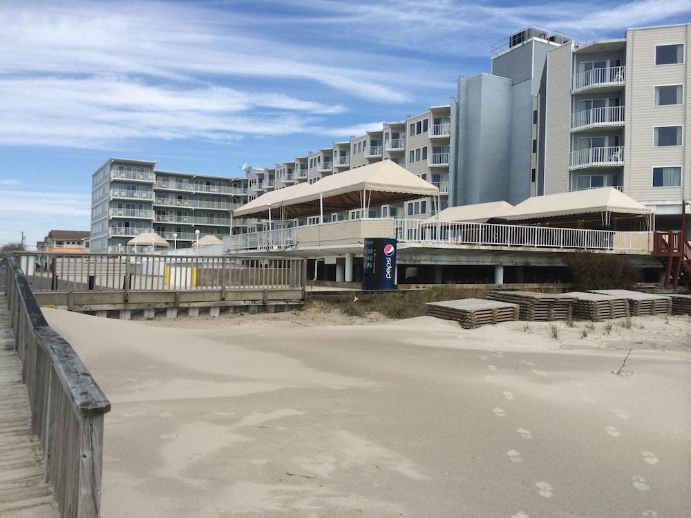 El Coronado Resort