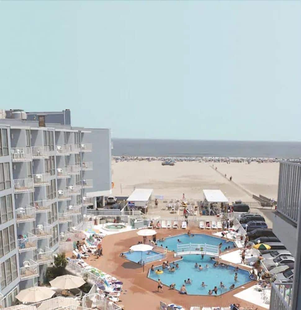 El Coronado Resort