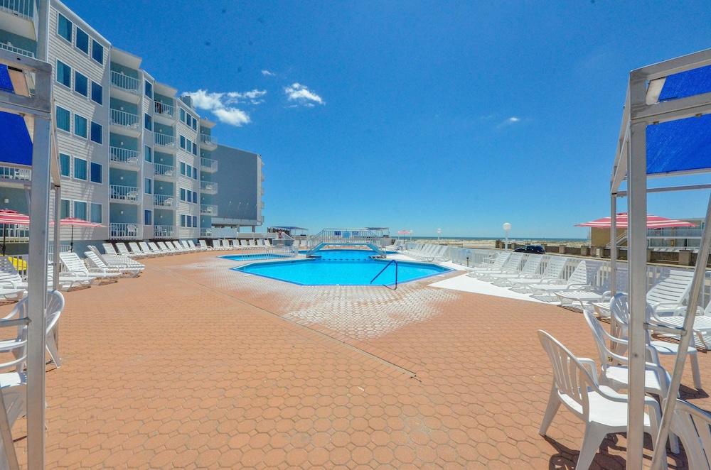 El Coronado Resort