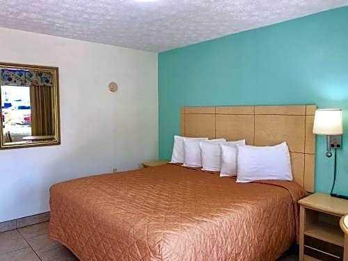 Dunes Inn & Suites