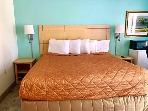 Dunes Inn & Suites