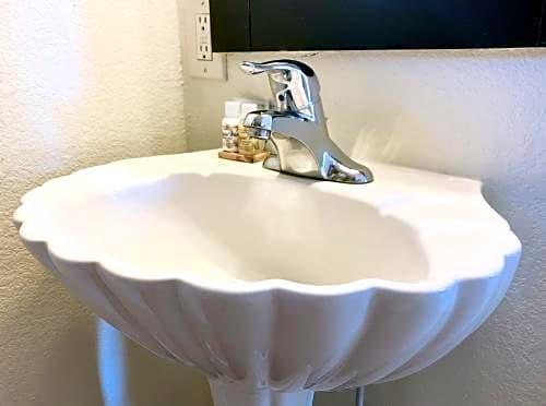 Dunes Inn & Suites