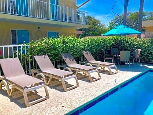 Dunes Inn & Suites