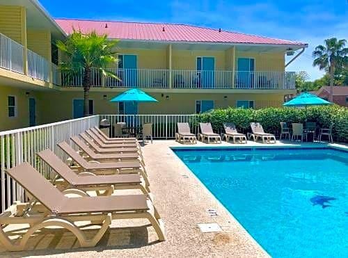 Dunes Inn & Suites