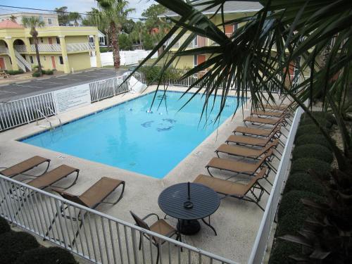 Dunes Inn & Suites