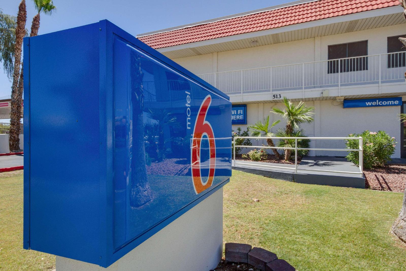 Motel 6 Phoenix Tempe Broadway ASU