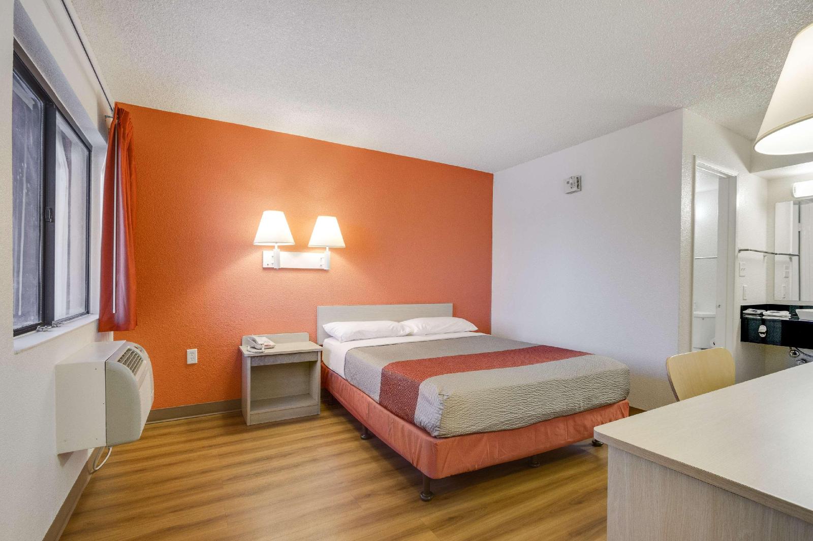 Motel 6 Phoenix Tempe Broadway ASU