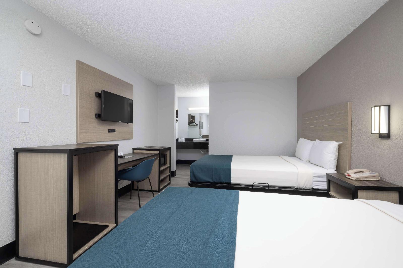 Motel 6 Phoenix Tempe Broadway ASU