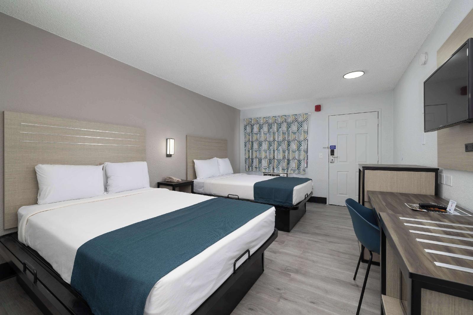 Motel 6 Phoenix Tempe Broadway ASU