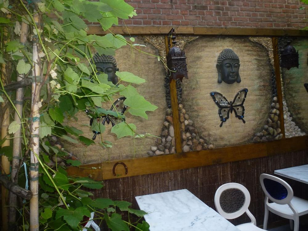 Hotel Isis