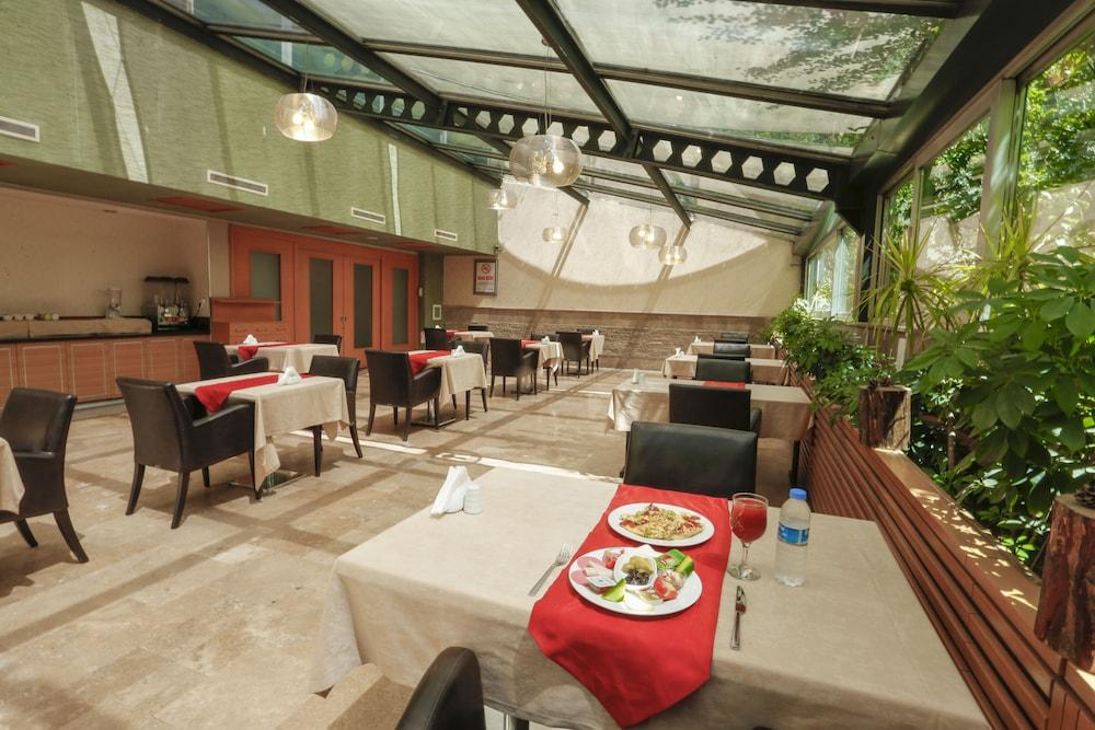 Nuezhet Hotel