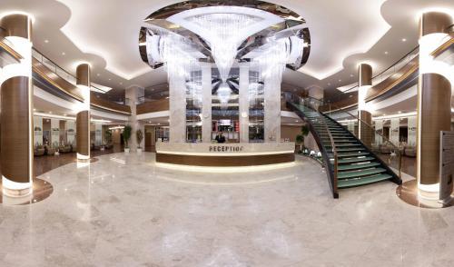 Grand Altuntas
