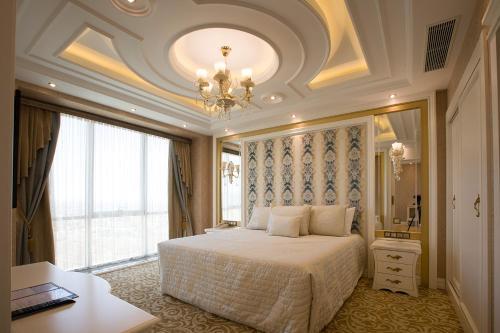 Grand Altuntas