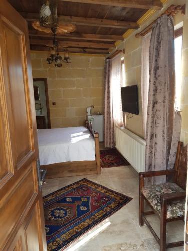 Vineyard Cave Hotel