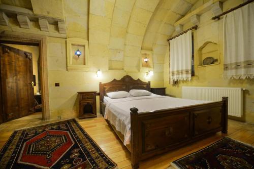 Vineyard Cave Hotel