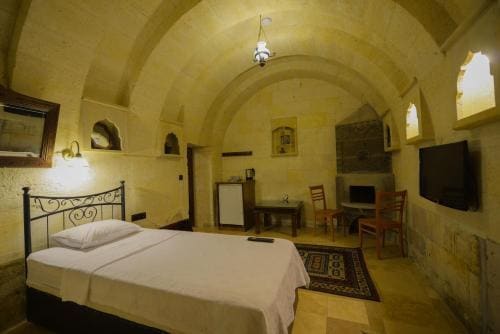 Vineyard Cave Hotel