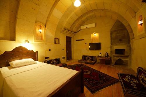 Vineyard Cave Hotel