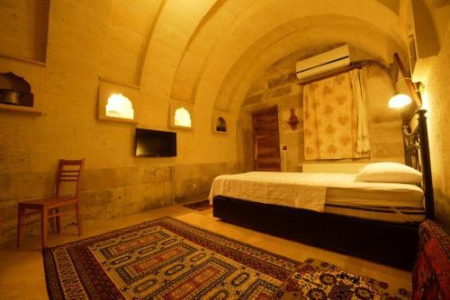 Vineyard Cave Hotel