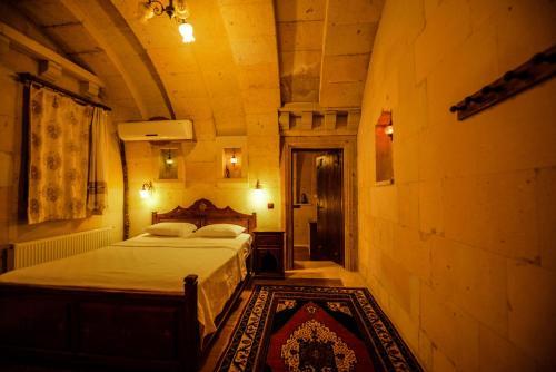 Vineyard Cave Hotel
