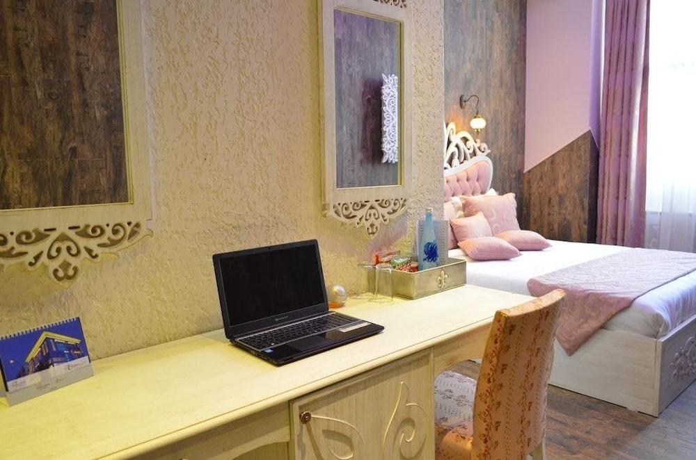 Elegance Asia Hotel