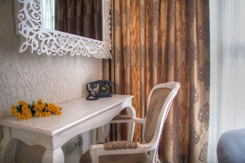 Elegance Asia Hotel