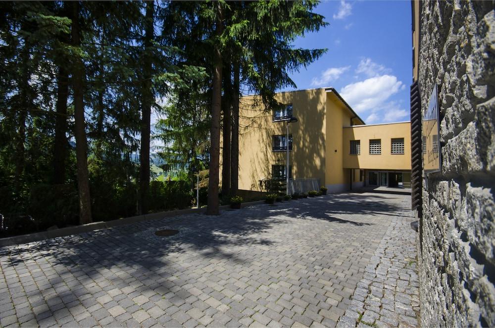 Hotel Pod Jedlami