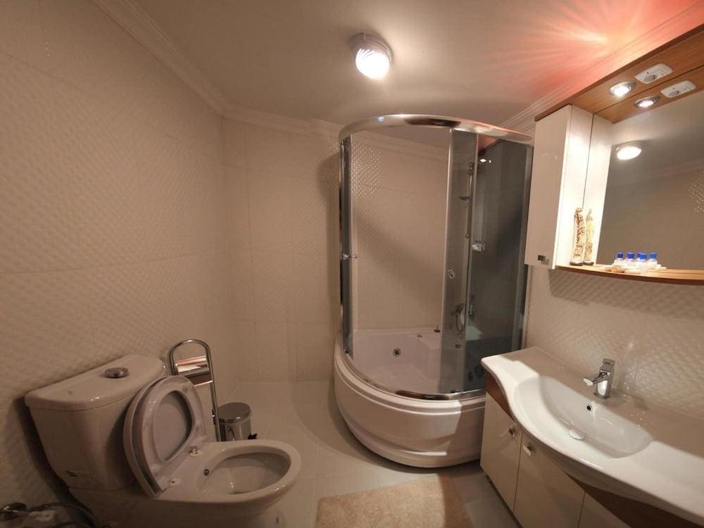 Ucem Hotel Golden Sea