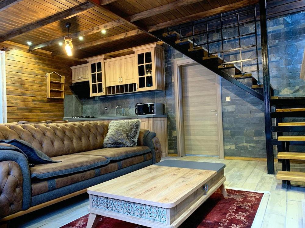 Uzungol Goblec Otel