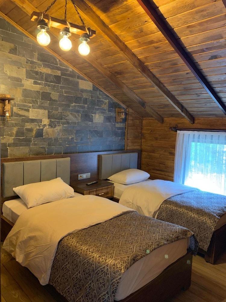 Uzungol Goblec Otel