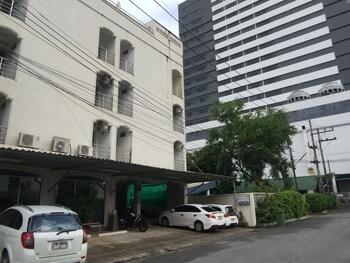 Ekkamon Mansion