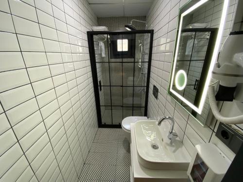 Vira Otel