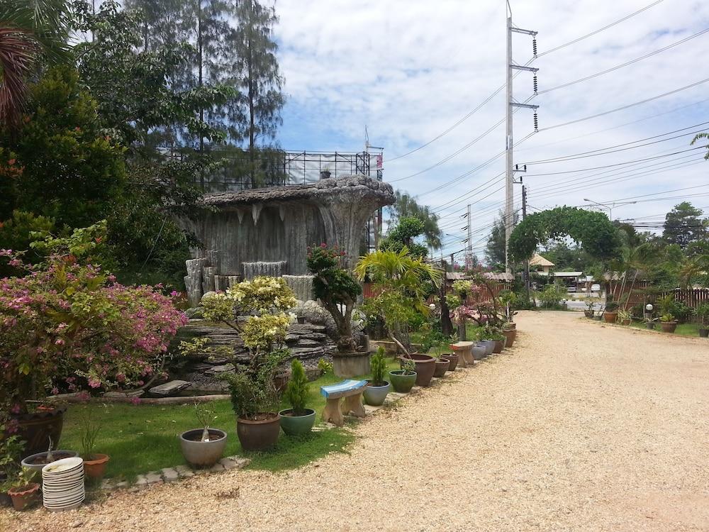 Airport Phuket Garden Resort