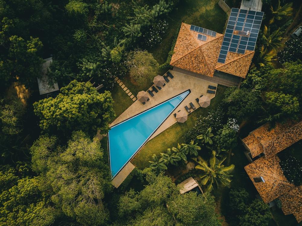 Palm Paradise Cabanas
