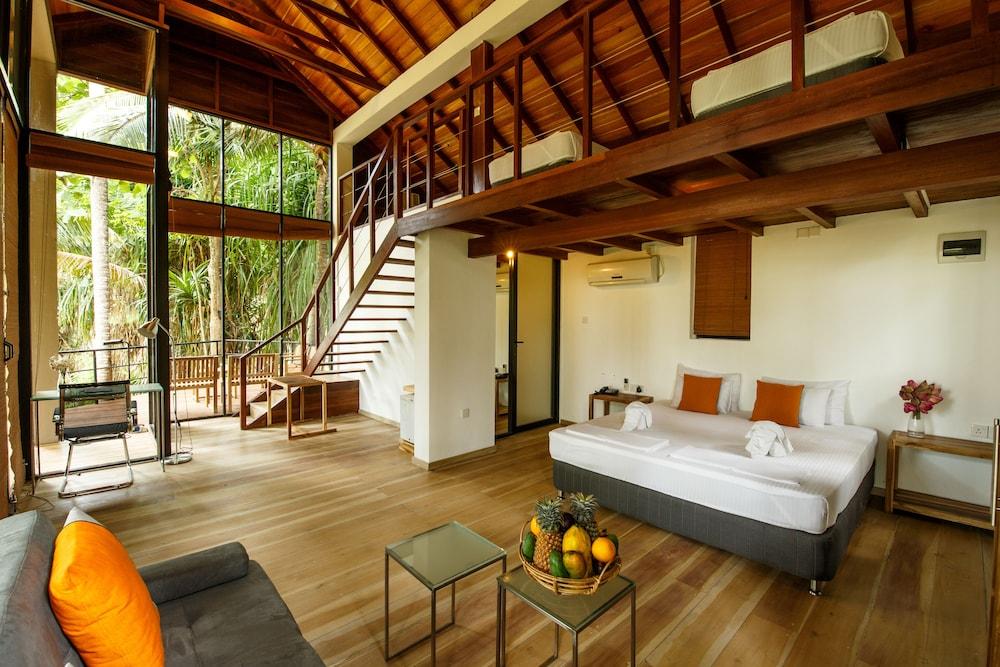 Palm Paradise Cabanas
