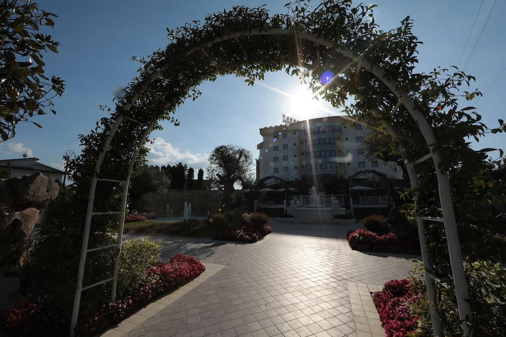 Edra Palace