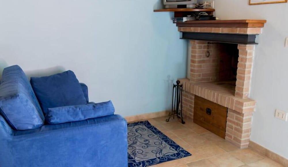 Country House Angelo Blu