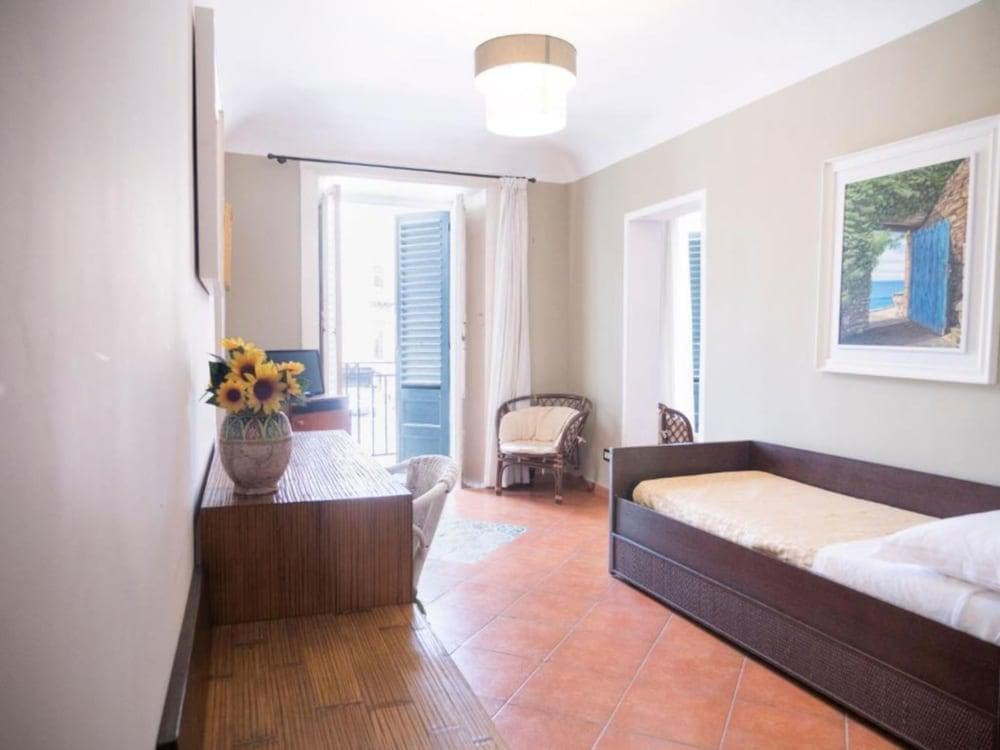 Kalamarina Rooms