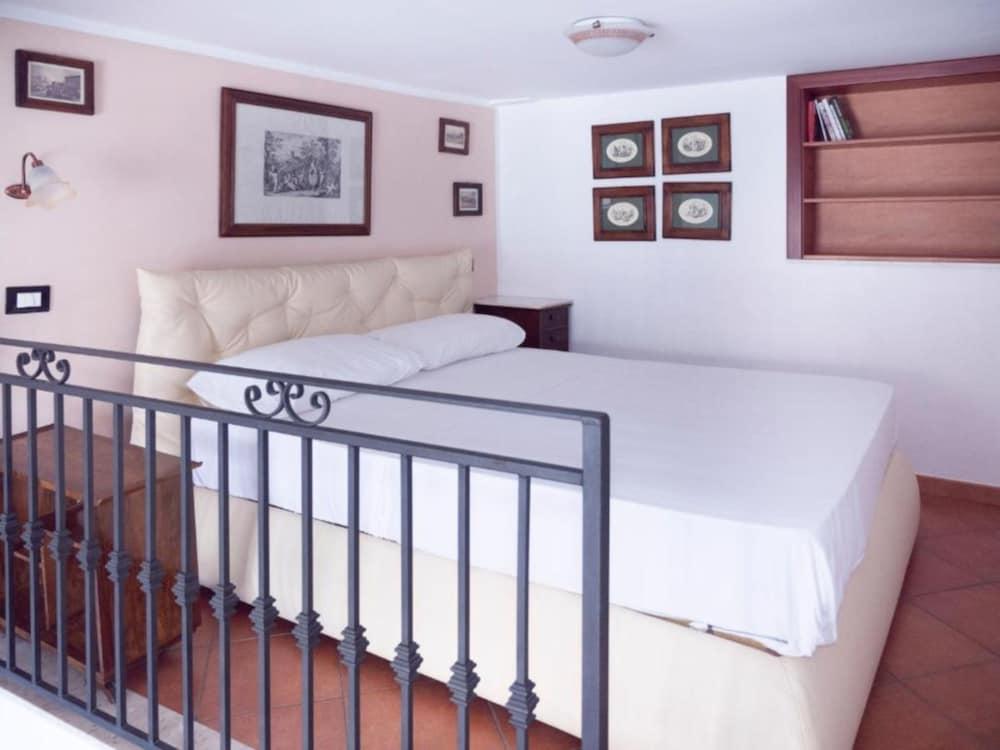 Kalamarina Rooms