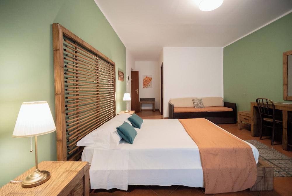Kalamarina Rooms