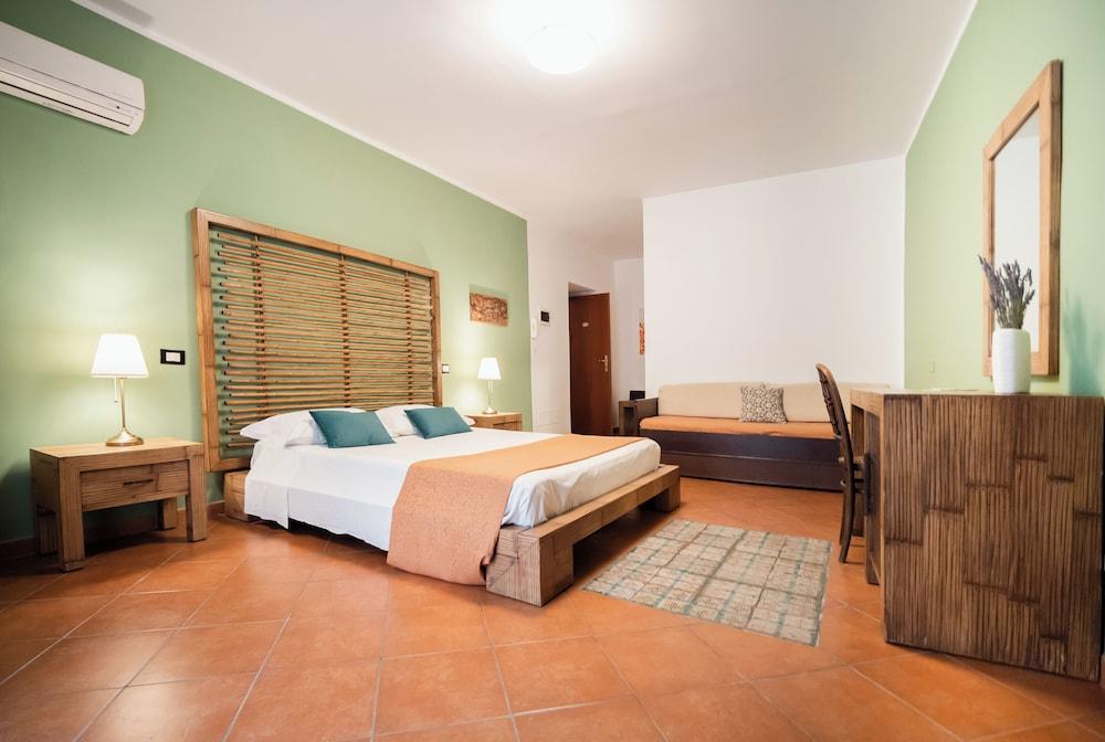 Kalamarina Rooms
