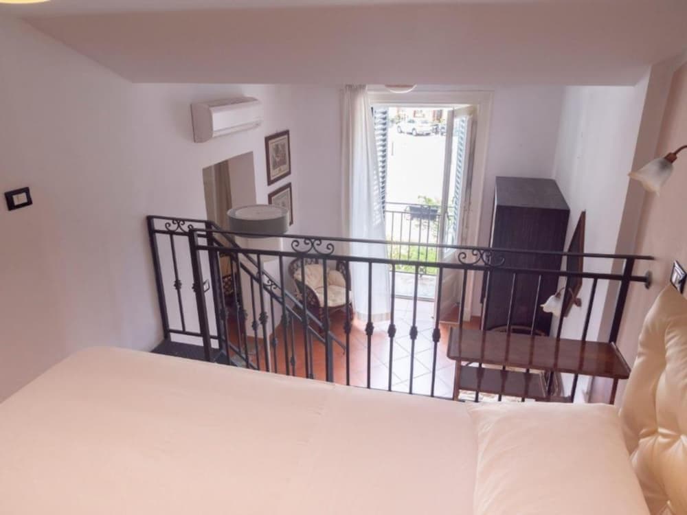 Kalamarina Rooms