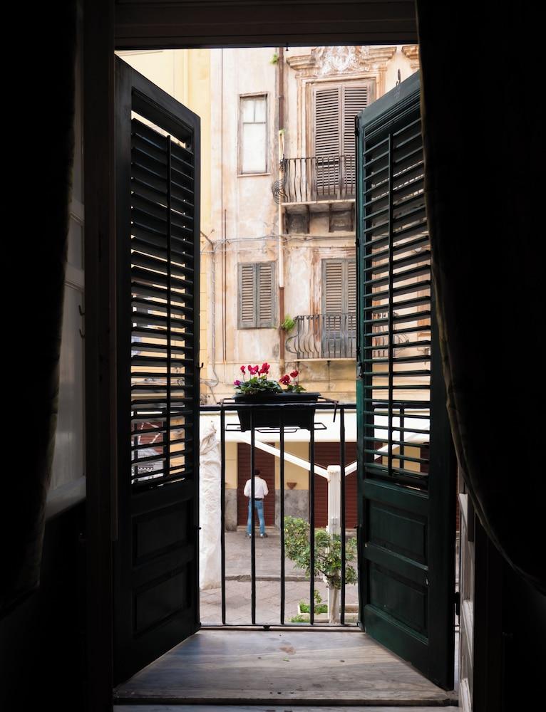 Kalamarina Rooms