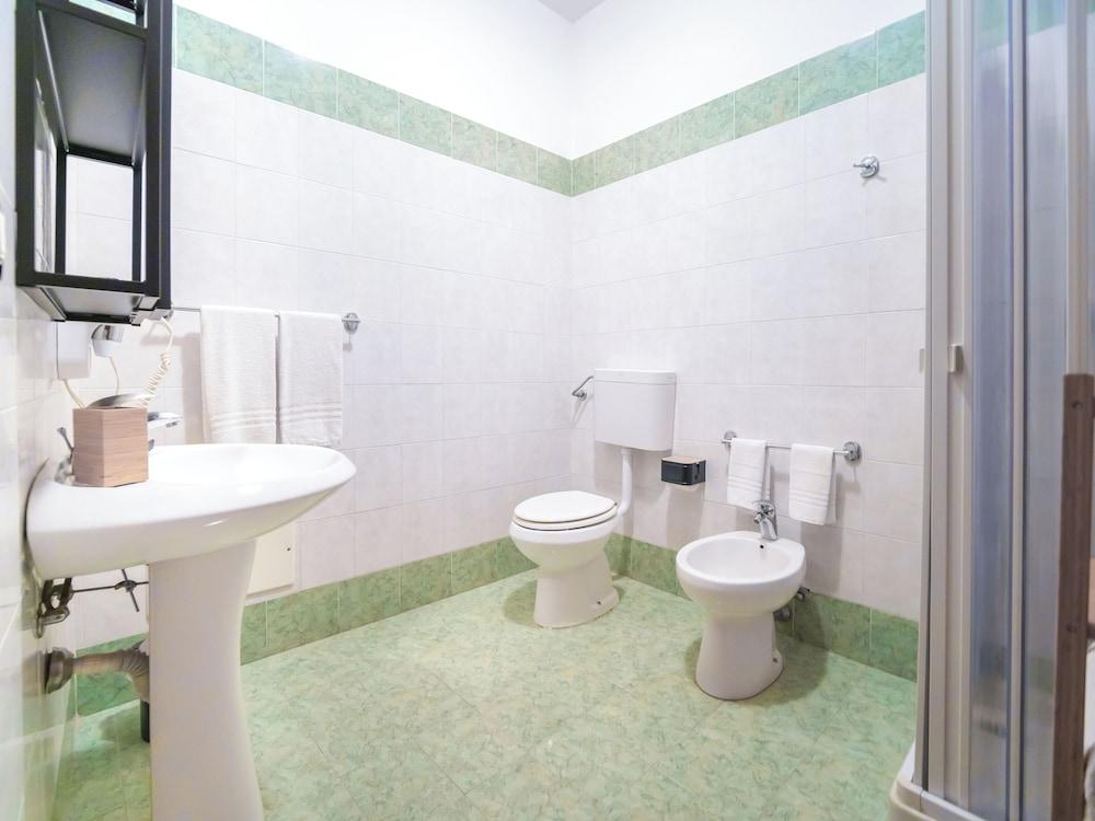 Kalamarina Rooms