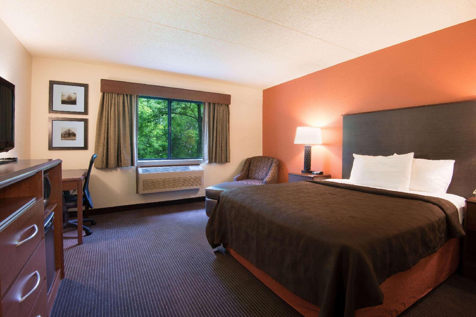 AmericInn Minocqua