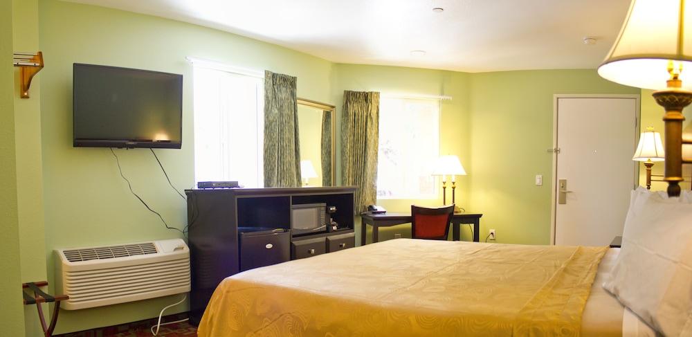 Rancho California Inn