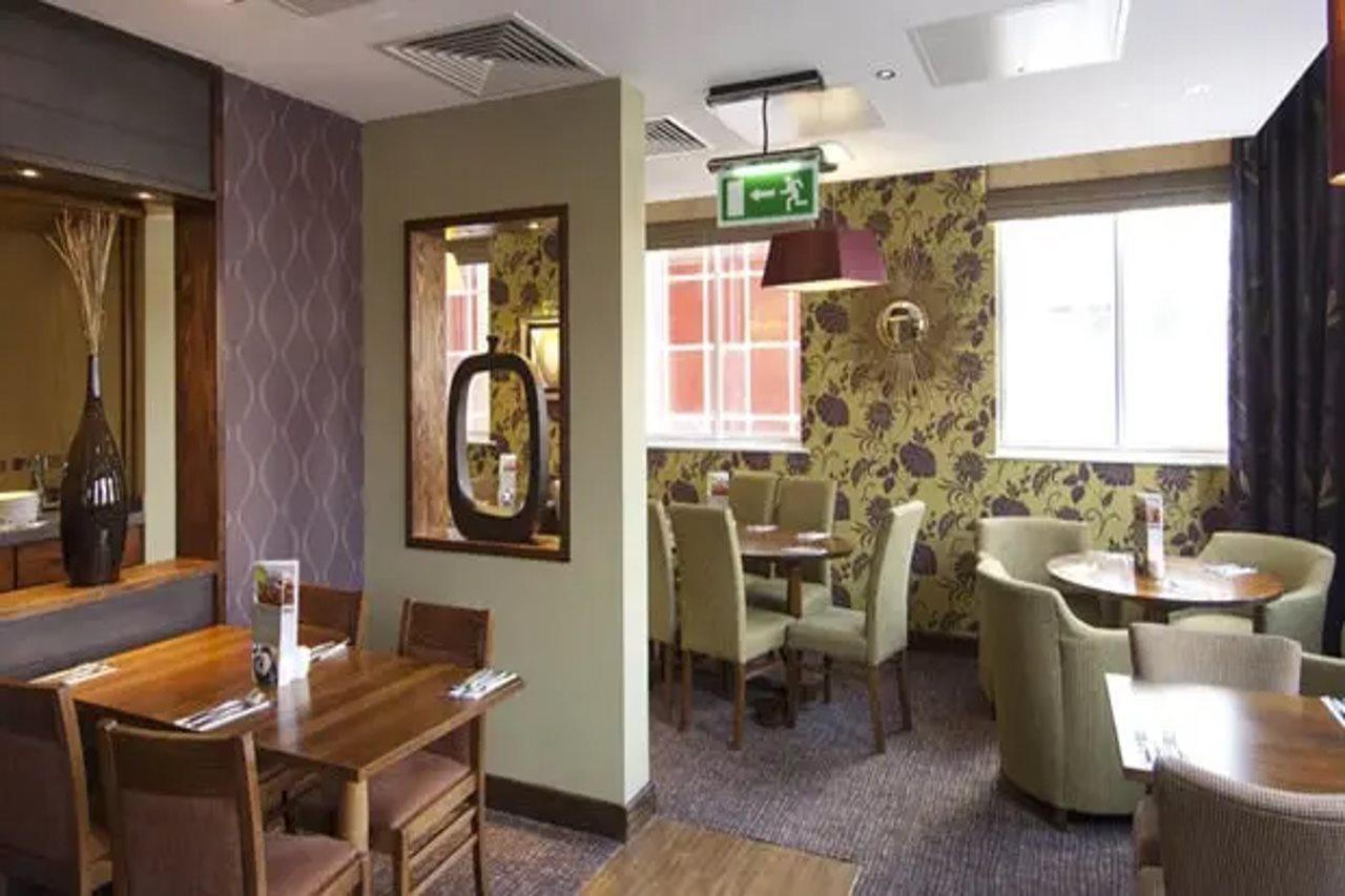 Premier Inn Warrington M6/J21