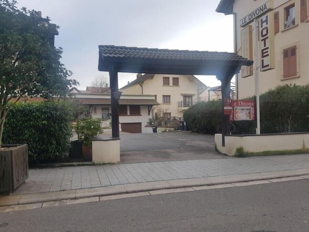 Le Divona Hotel