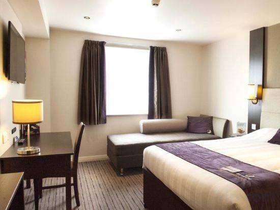 Premier Inn Southend Airport hotel